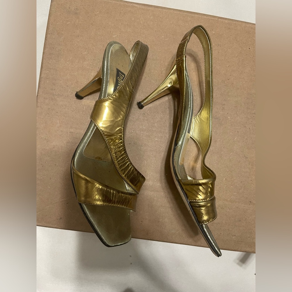 Chic Gold Slingback Heels